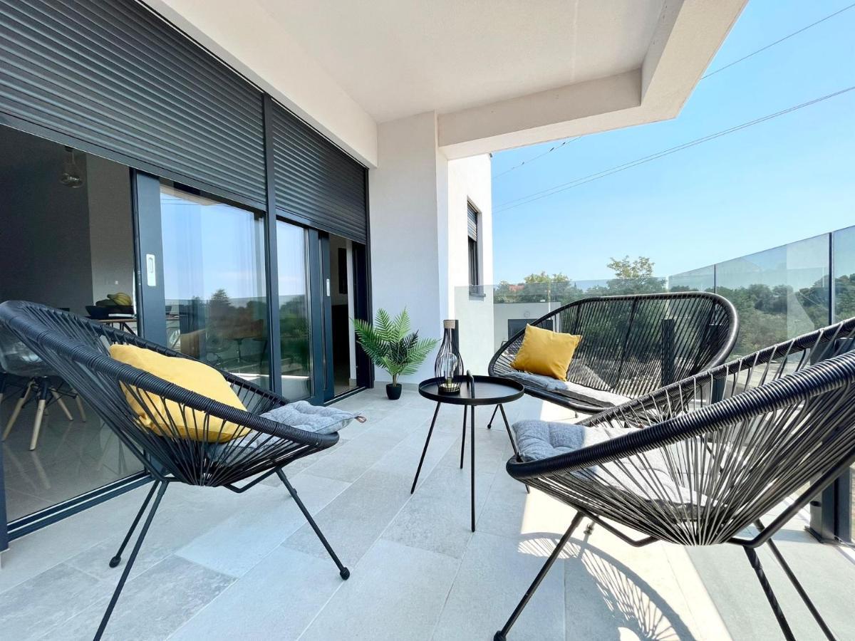 J&n Hill's With Swimming Pool Apartamento Medulin
