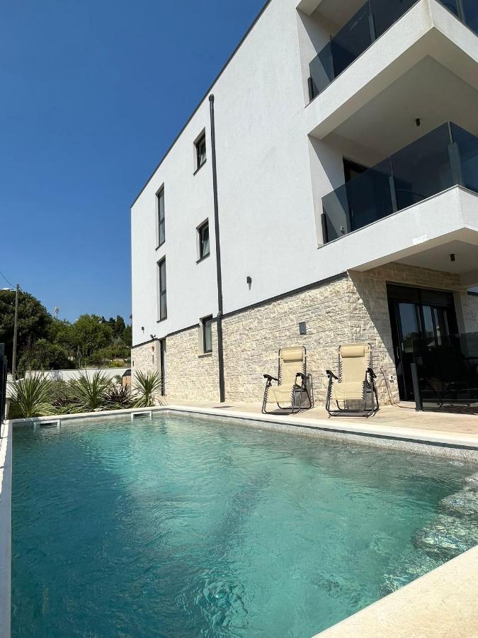 Apartamento J&n Hill's With Swimming Pool Medulin