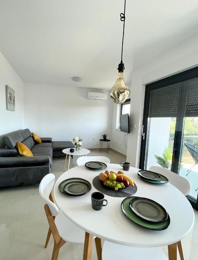 Appartement J&n Hill's With Swimming Pool Medulin
